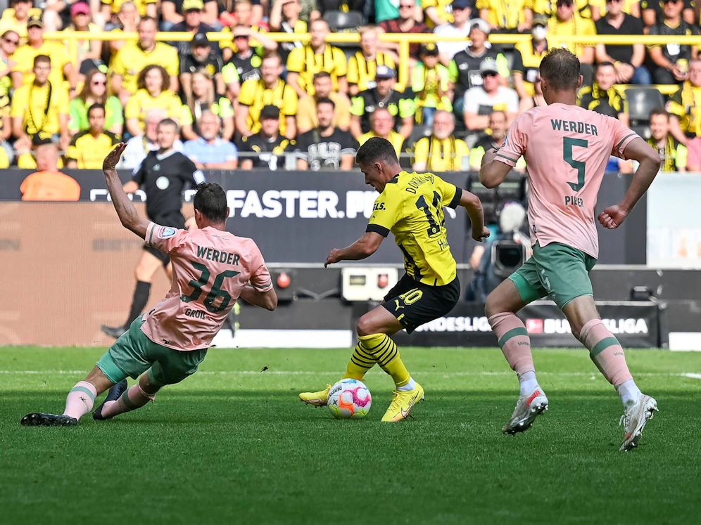 Dortmund rutscht gegen Werder aus.