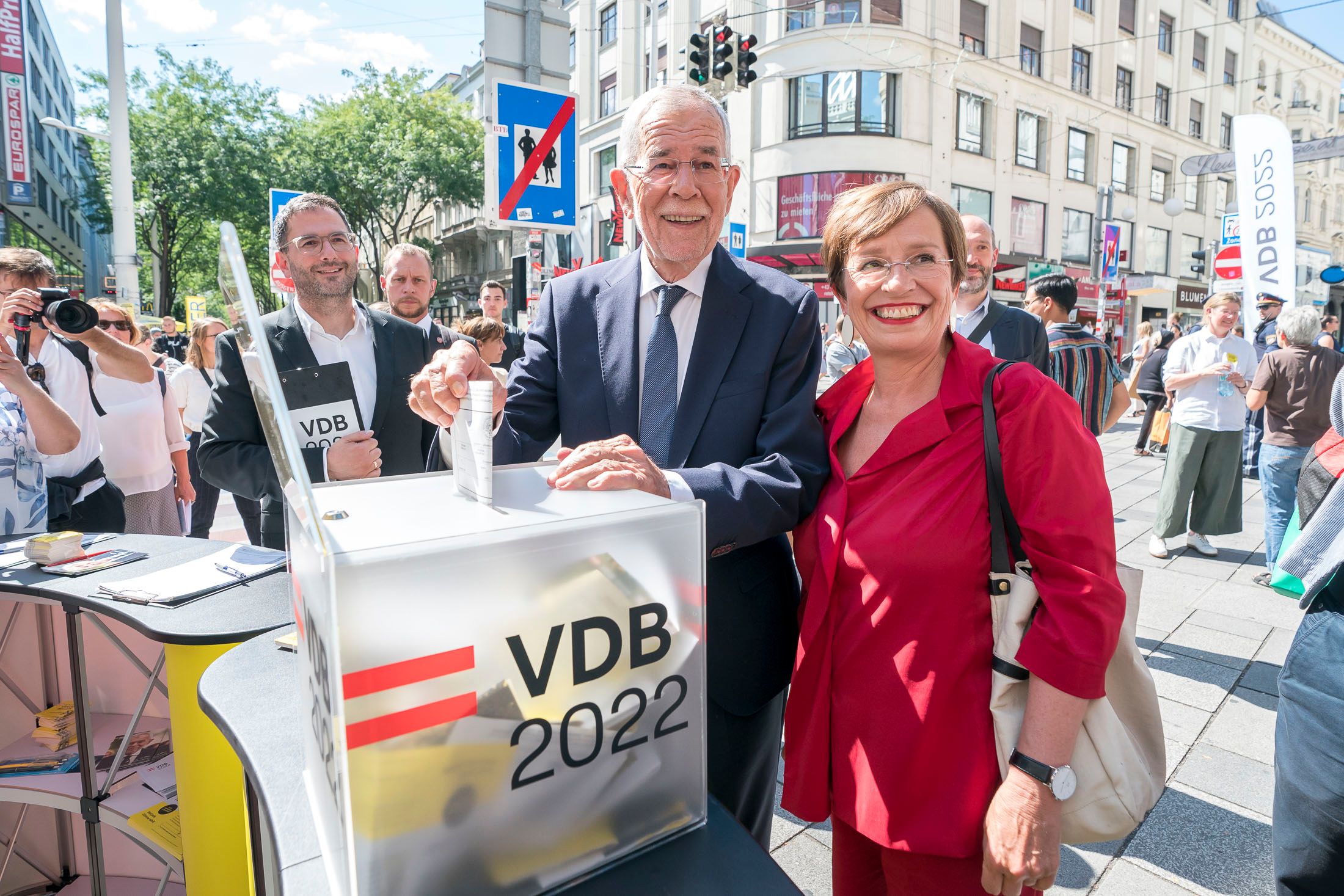 Ein erster Grund zur Freude: Van der Bellen müsste sich nach aktuellem Stand keiner Stichwahl stellen.