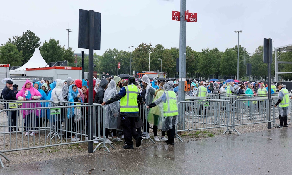 Um 14:00 Uhr hat der Einlass begonnen.