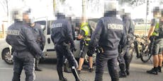 Alko-Lenker boxt Polizisten bei Rad-Demo dienstunfähig