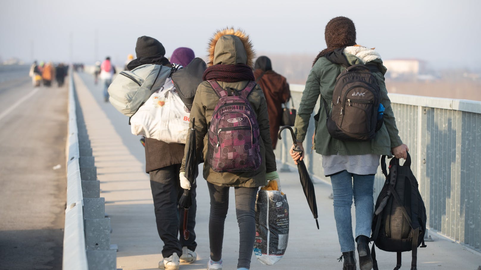 Über 40.000 Asyl-Anträge – Experte erklärt Anstieg