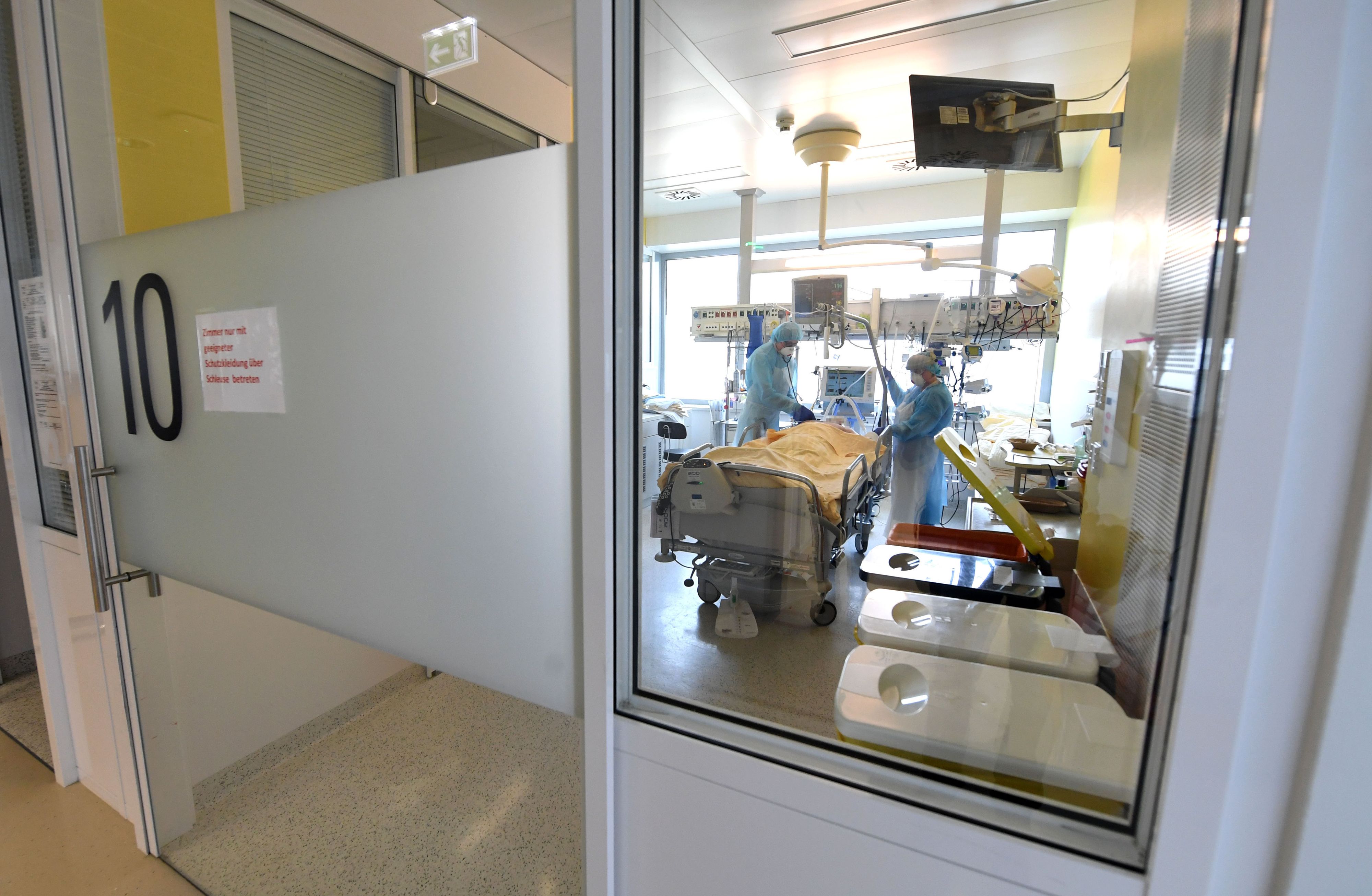 Derzeit müssen 66 Corona-Patienten auf der Intensivstation betreut werden.