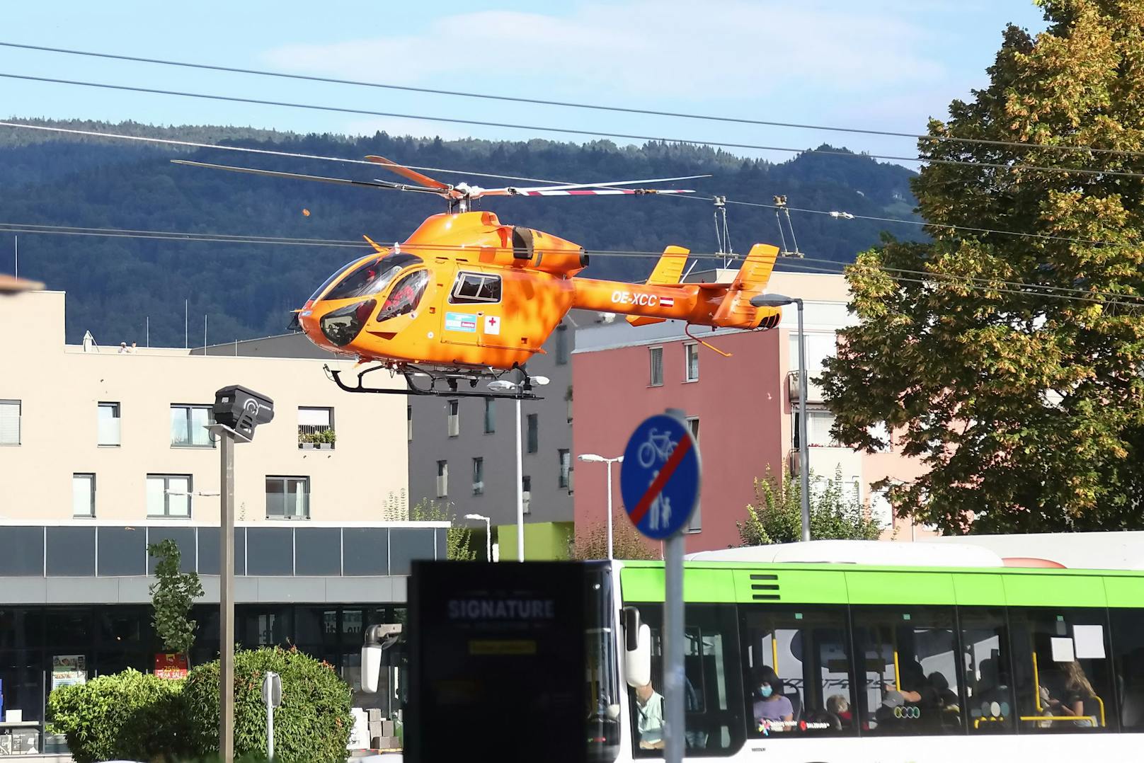 Nähere Angaben zur Person des Autofahrers gab es zunächst keine.