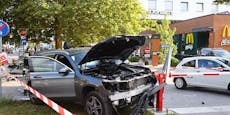 Auto rast in Gastgarten – acht Personen verletzt