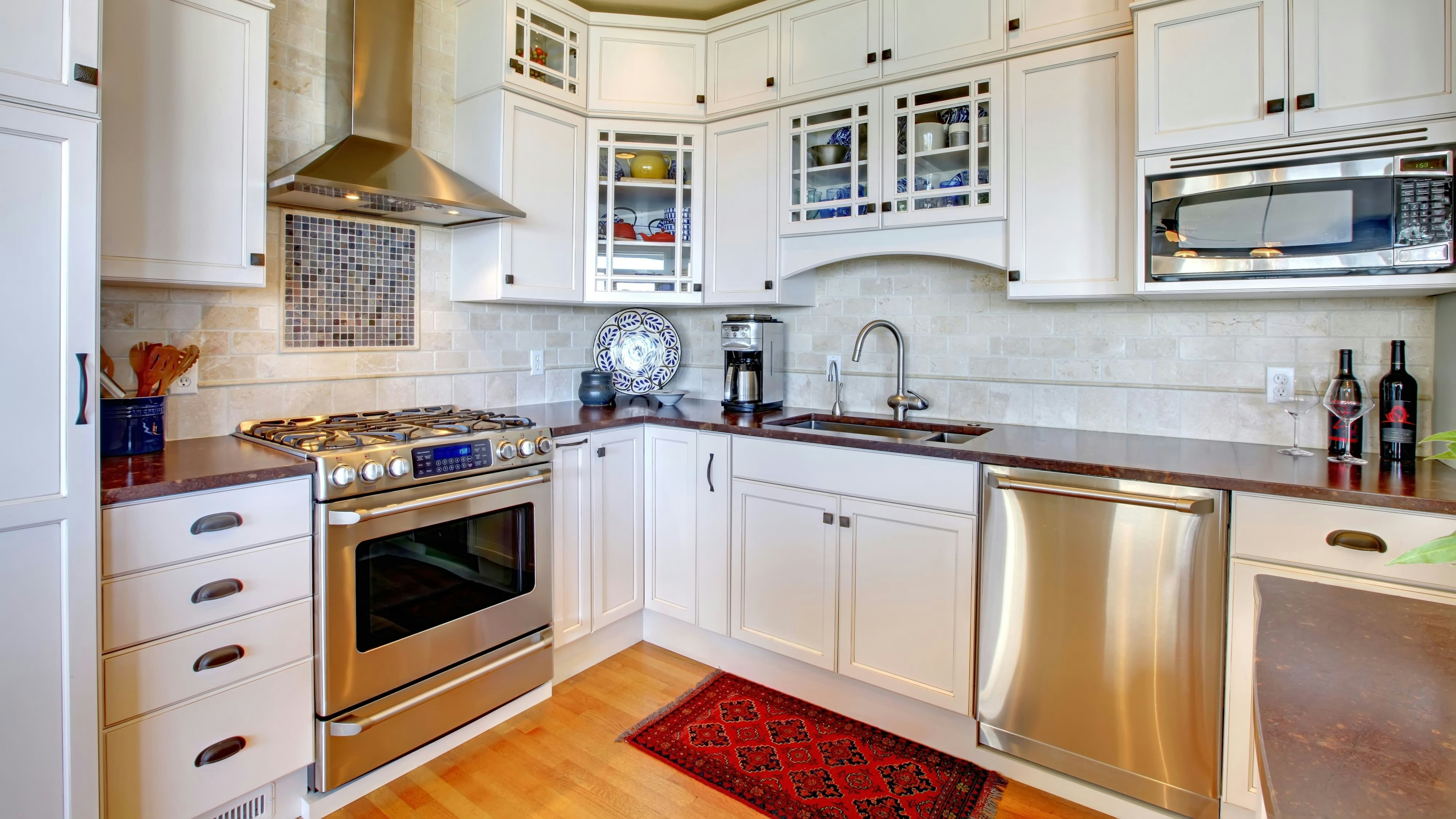 Das Fach unter dem Backofen hat eine ganz bestimmte Funktion.