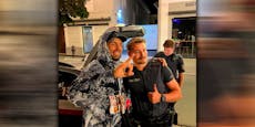 Austro-Polizist macht Fan-Foto mit Capital Bra