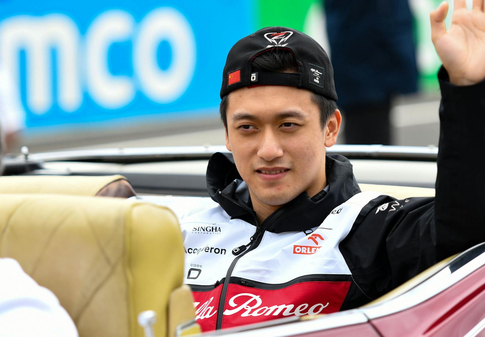 Guanyu Zhou (Alpha Romeo): Der erste Chinese der Formel 1 Geschichte machte „irgendwo in Asien am Meer“ Urlaub, wollte aber nicht mehr sagen außer, dass „es einfach großartig war auszuspannen“.