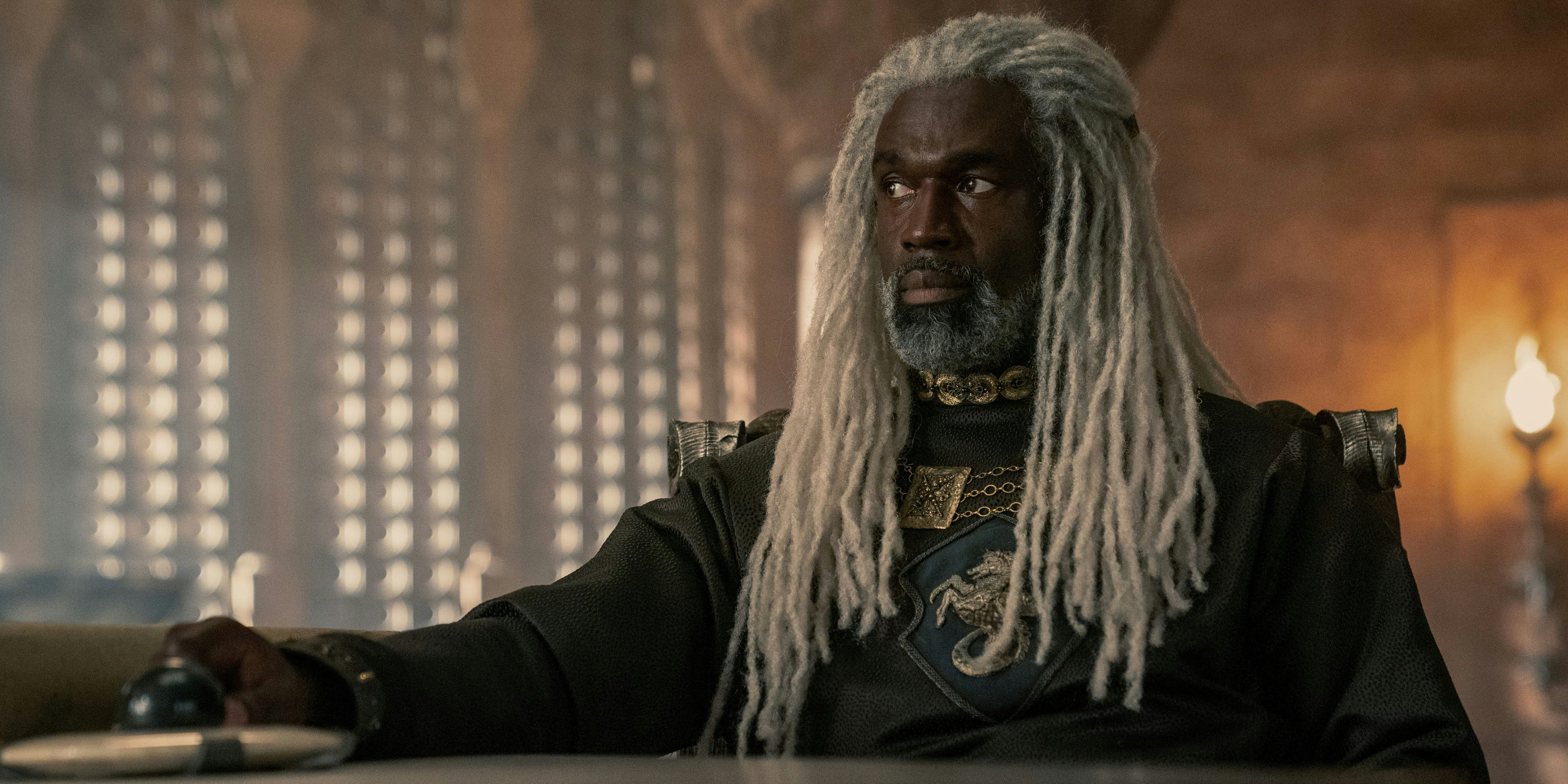 Steve Toussaint als Lord Velaryon