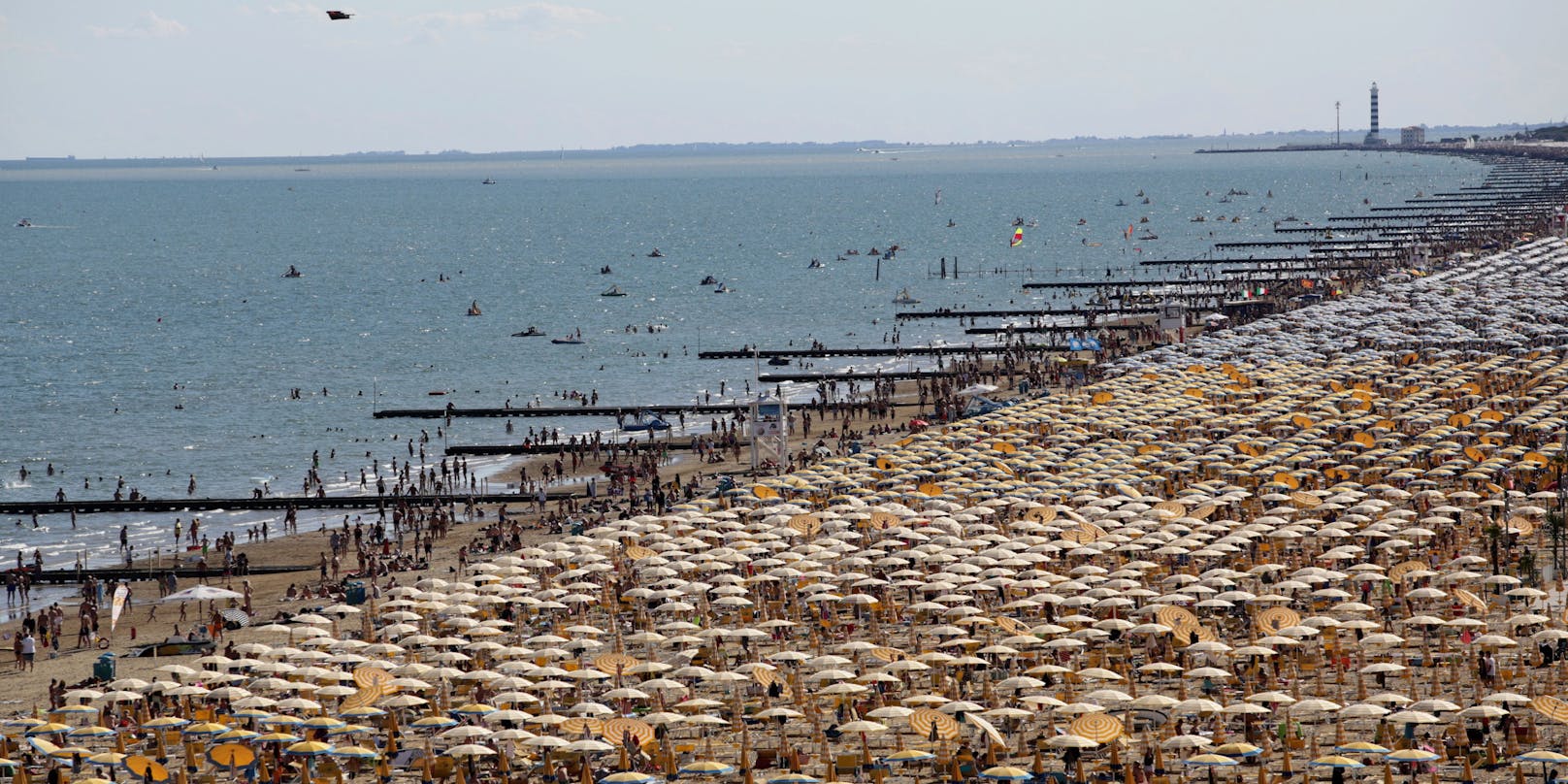 Der Strand von Jesolo bekam unerwarteten Besuch am Wochenende.