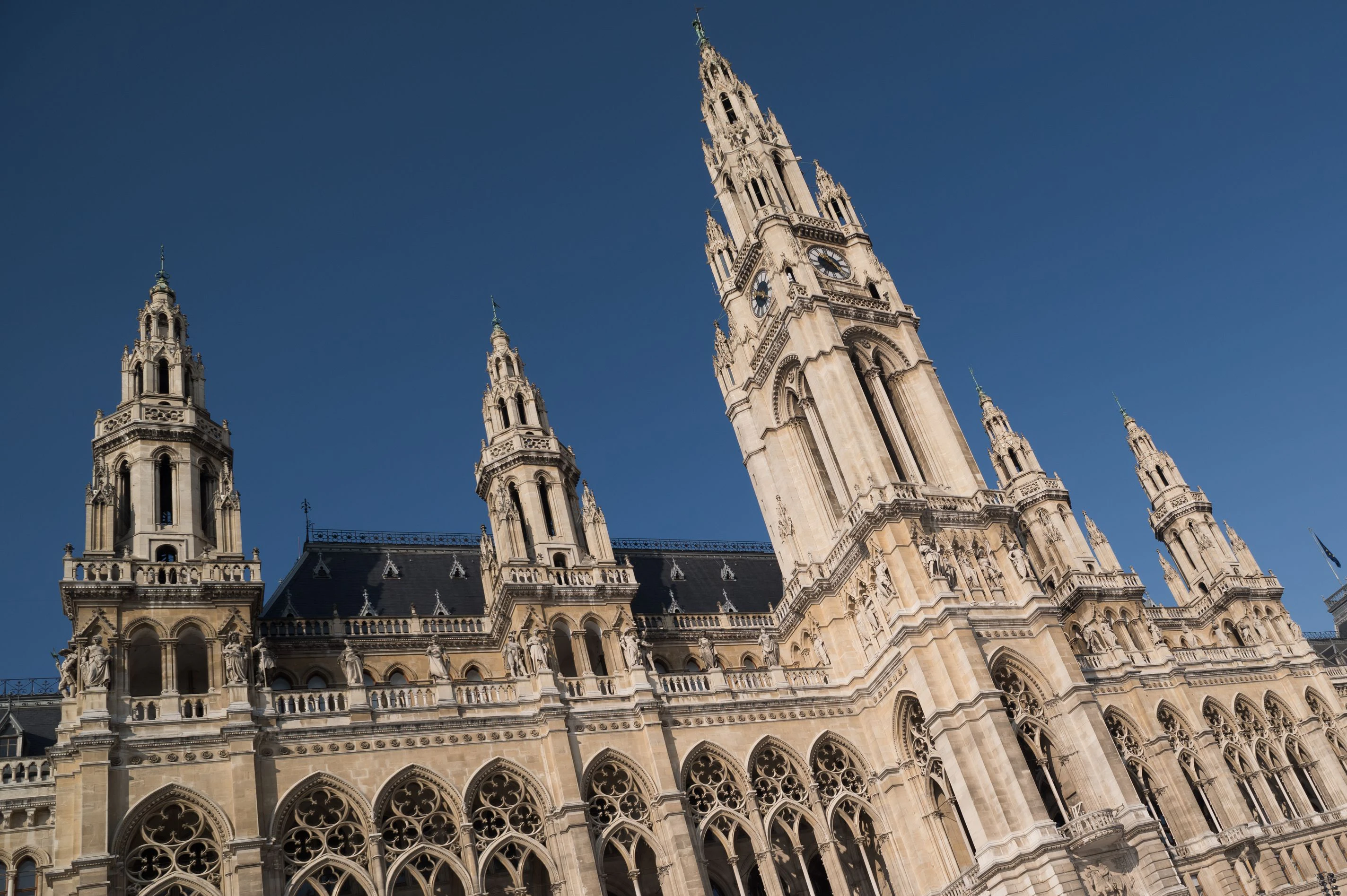 Download von www.picturedesk.com am 23.08.2022 (09:07).  Wien, Rathaus, Eistraum - Vienna, Town Hall, Eistraum, Ice Rink - 20150227_PD16530 - Rechteinfo: Rights Managed (RM)