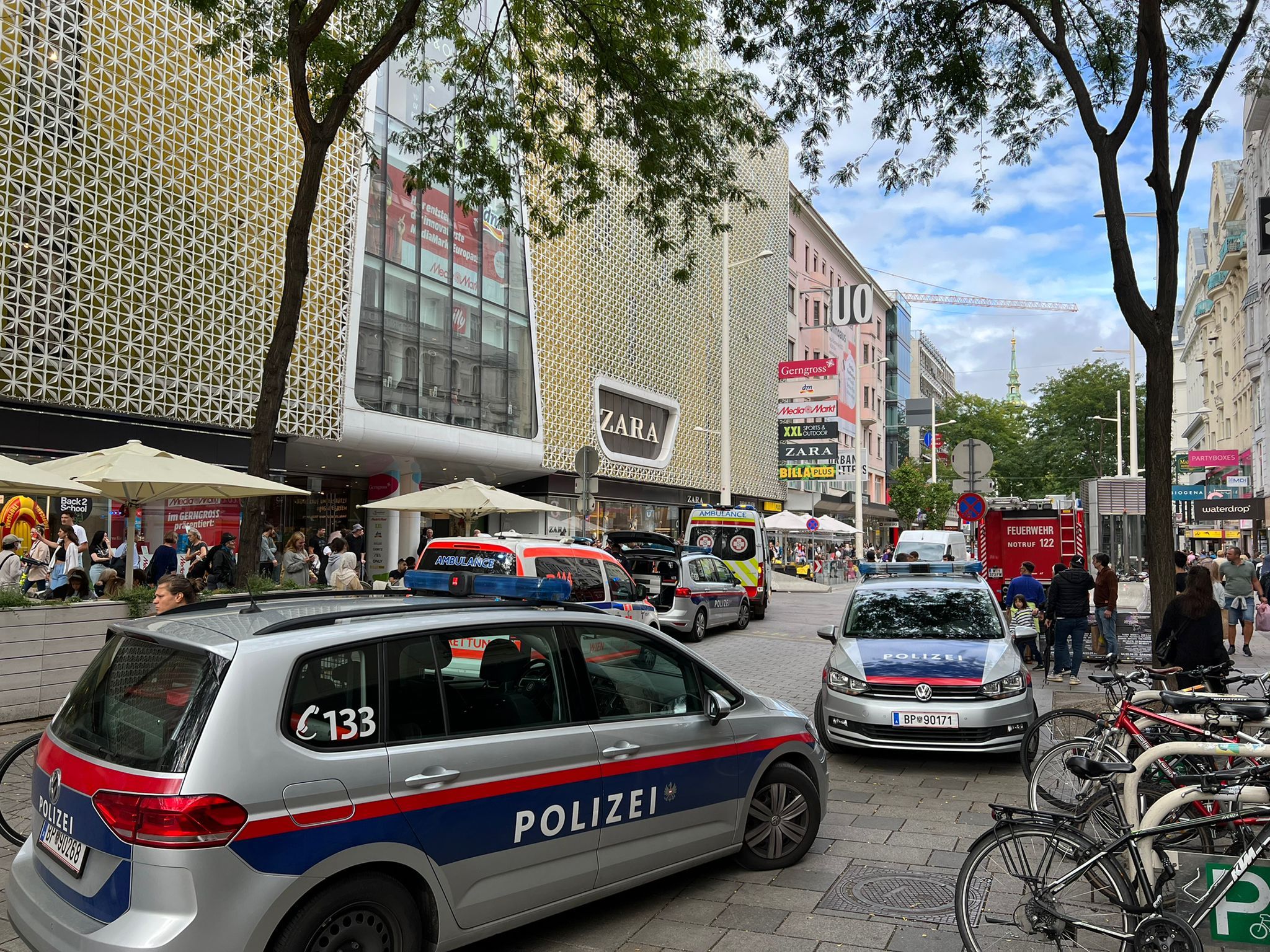 Rettungs-Einsatz auf der Wiener Mahü.&nbsp;