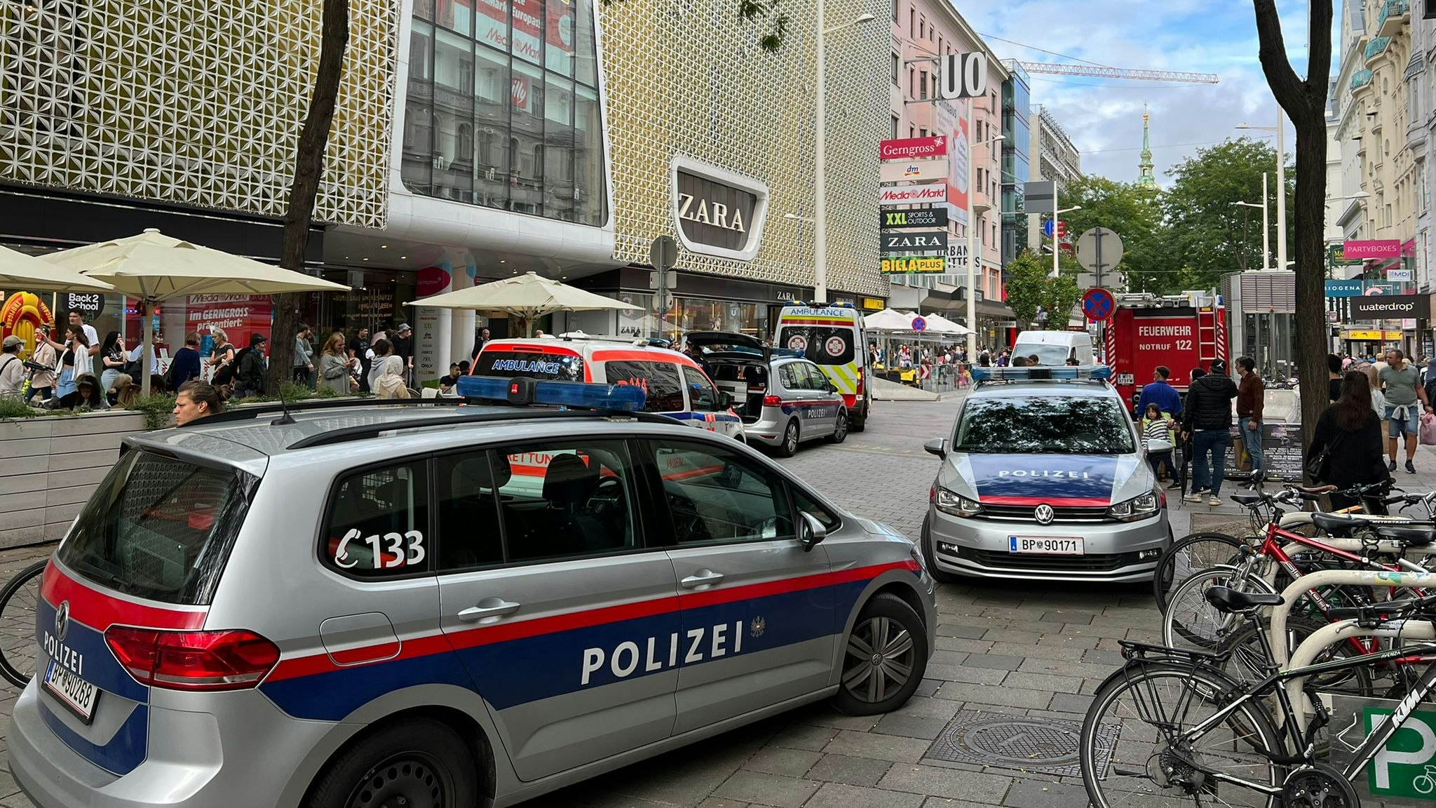 Rettungs-Einsatz auf der Wiener Mahü