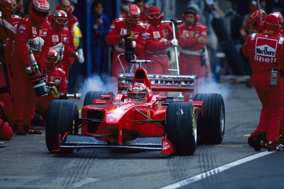 Schumachers legendärer Ferrai F300 wurde für sechs Millionen Dollar versteigert.