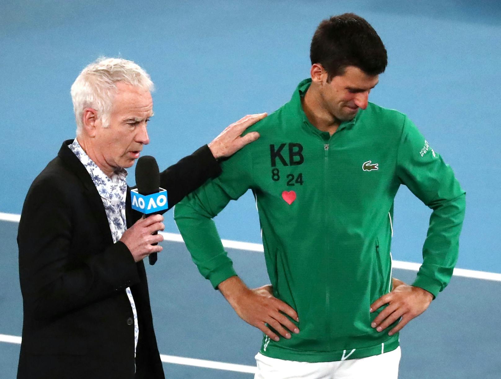 John McEnroe stärkt Novak Djokovic den Rücken. 