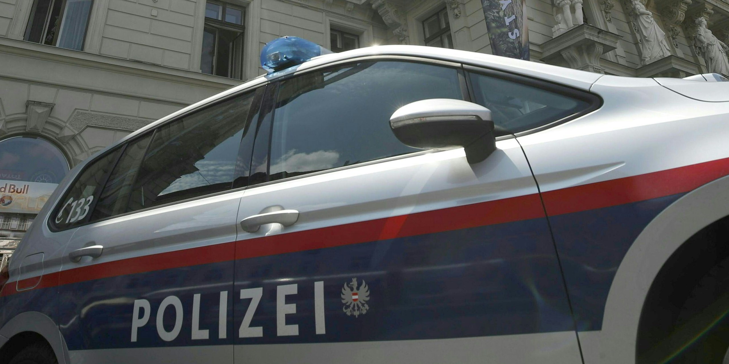 Bislang gibt es keine Hinweise auf Fremdverschulden. Die zuständige Staatsanwaltschaft ordnete eine Obduktion an.