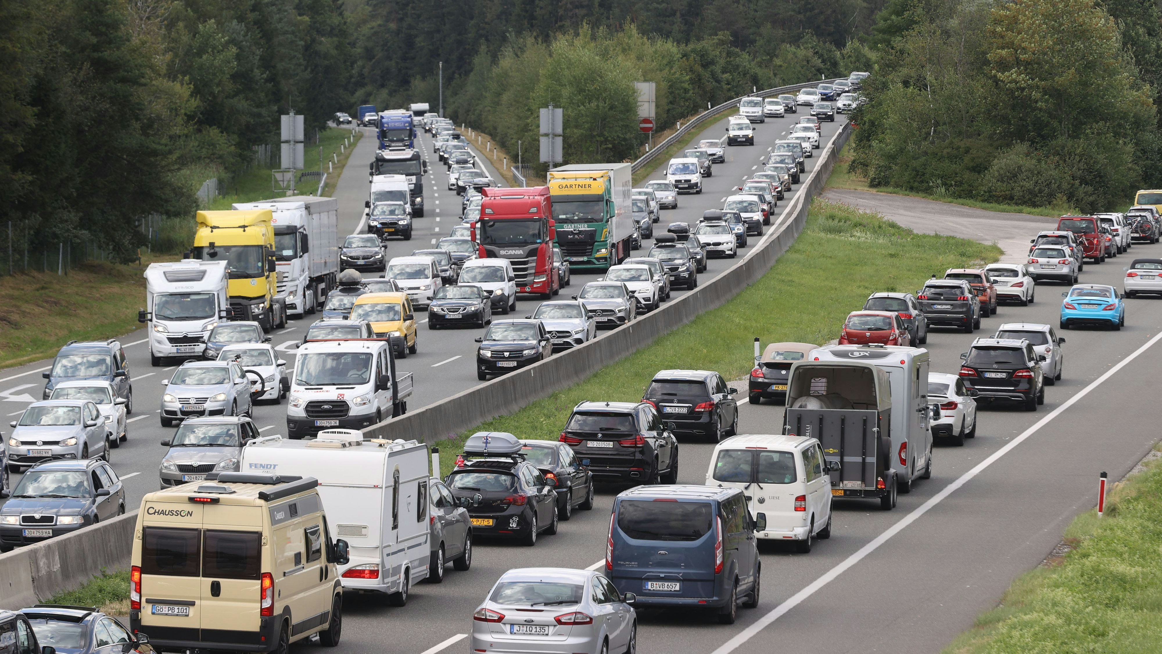 Auch am kommenden Wochenende werden lange Staus erwartet.