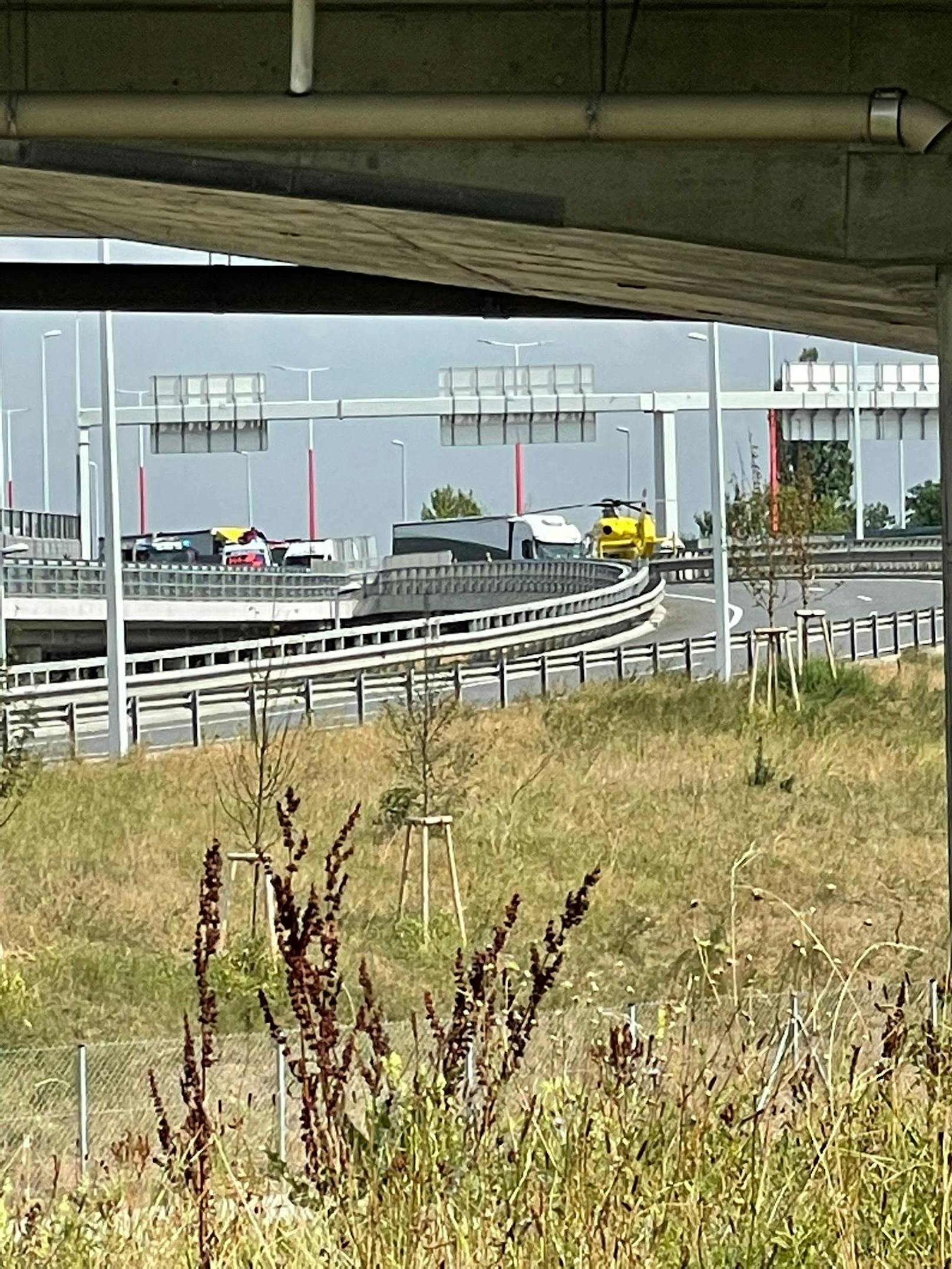 Am Donnerstag gegen 13.20 Uhr kam es auf der A23 Richtung Vösendorf zu einem Unfall.