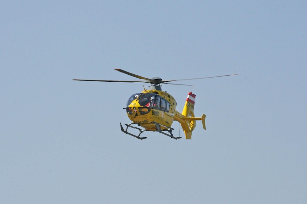Die schwer verletzte 16-Jährige wurde per Rettungshubschrauber ins LKH Graz geflogen. (Symbolfoto)