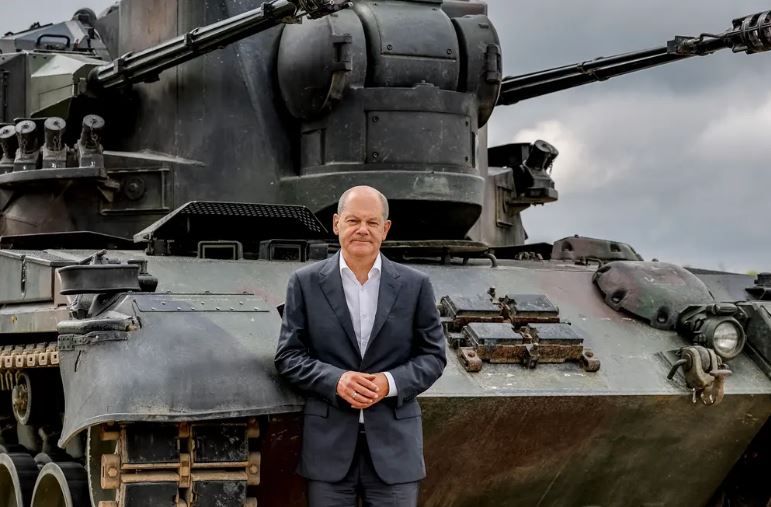 Scholz: «Die Männer, die hier sind, werden ihr Land verteidigen. Sie werden es verteidigen gegen die furchtbare Bedrohung, die durch den brutalen Angriffskrieg Russlands entstanden ist für die Ukraine».