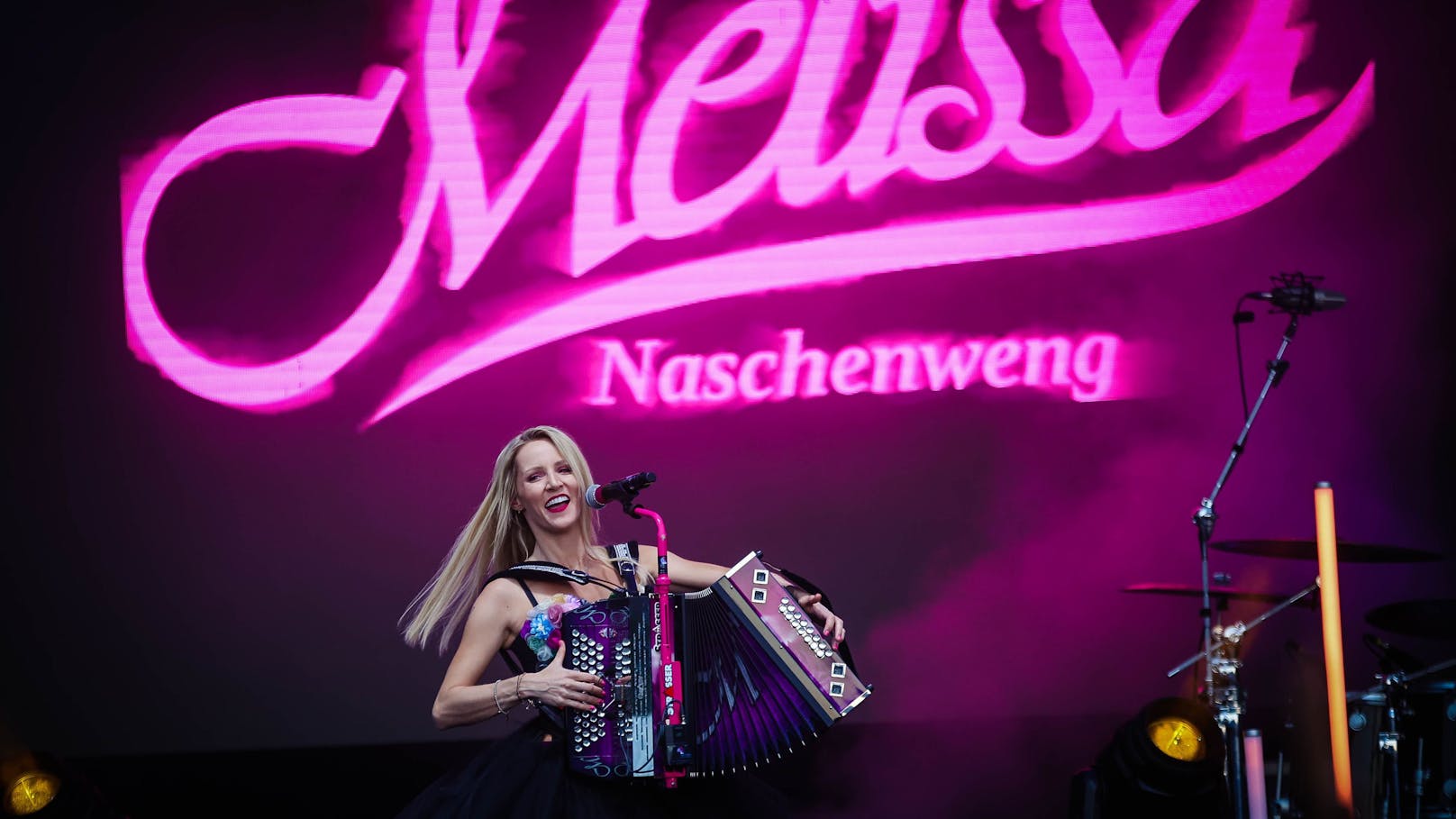<strong>Melissa Naschenweng</strong> geht 2023&nbsp;auf ihre erste Solo-Hallentournee.