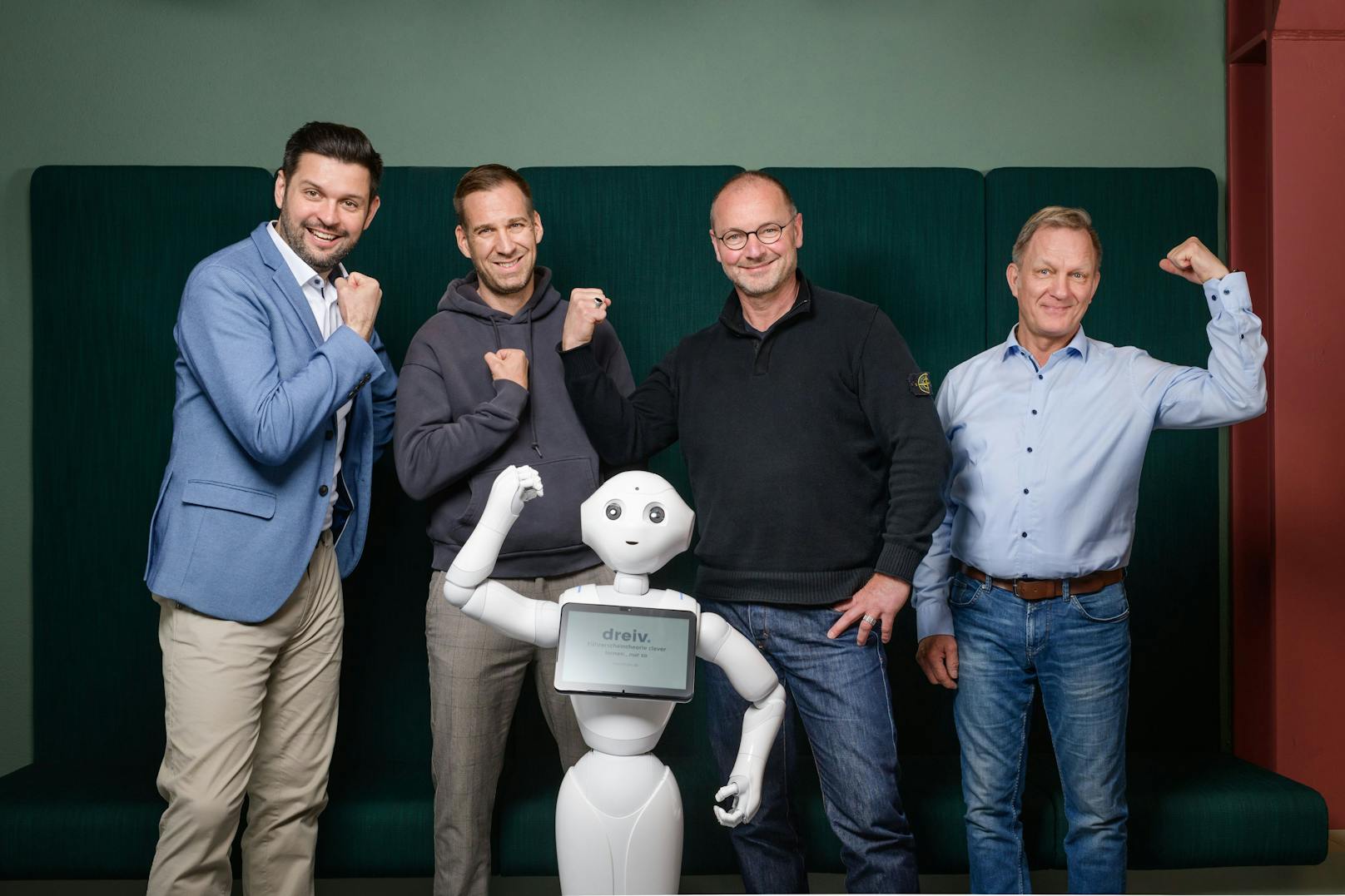 Dreiv gibt dem Theorielernen in Fahrschulen mit e-Learning und dem humanoiden Roboter Pepper neue Impulse für effektiveres Lernen. 