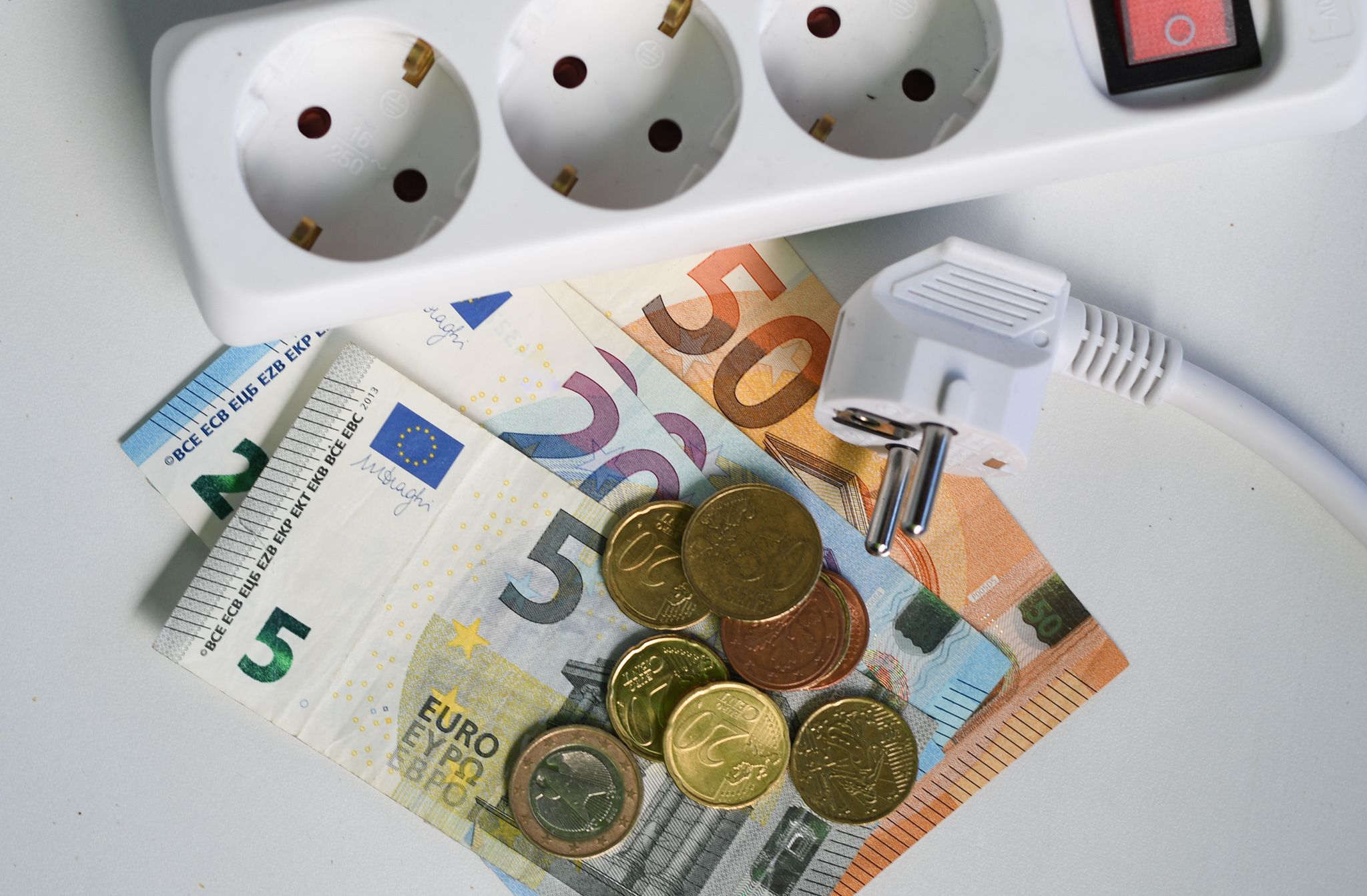 Der Strompreis könnte schon bald wieder billig werden. 