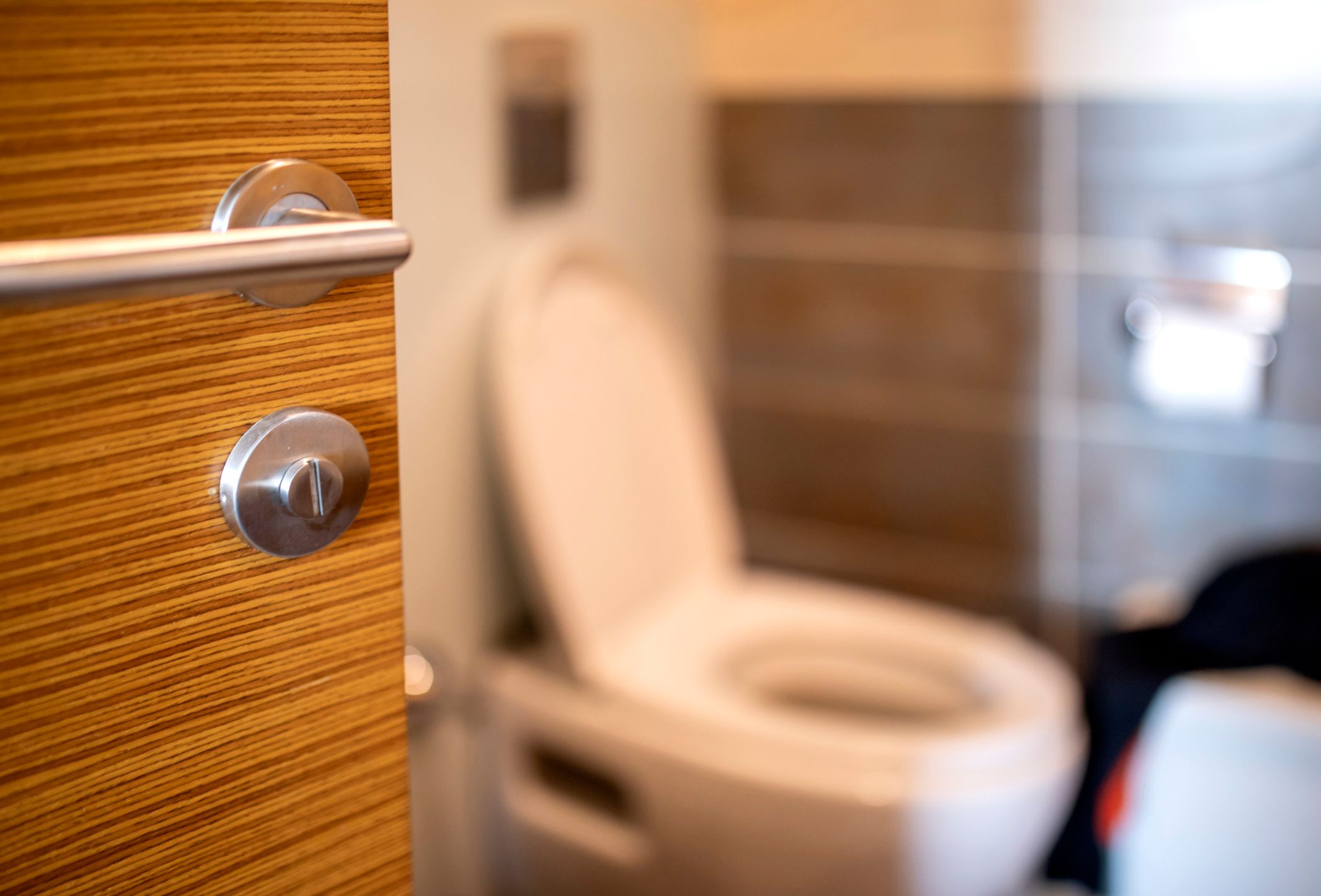 Ein Fall aus Thailand liefert den besten Grund, immer das Handy mit aufs stille Örtchen zu nehmen.