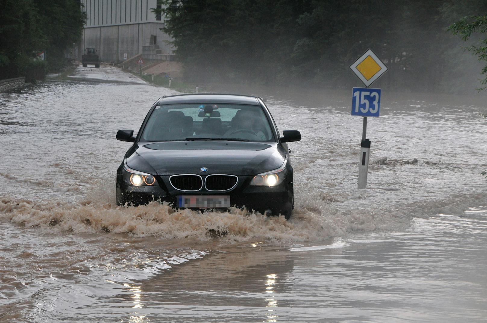 Wetter-Experten befürchten neue Überflutungen durch regenreiche Gewitter in Österreich. Archivbild.
