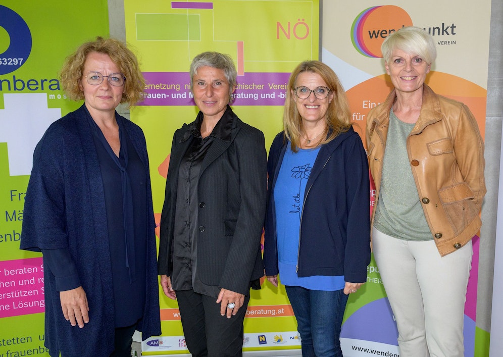 Frauen-Landesrätin Christiane Teschl-Hofmeister, Melanie Zeller (Verein wendepunkt), Landesrätin Ulrike Königsberger-Ludwig und Bürgermeisterin Ulrike Schachner (Stadtgemeinde Ybbs an der Donau)