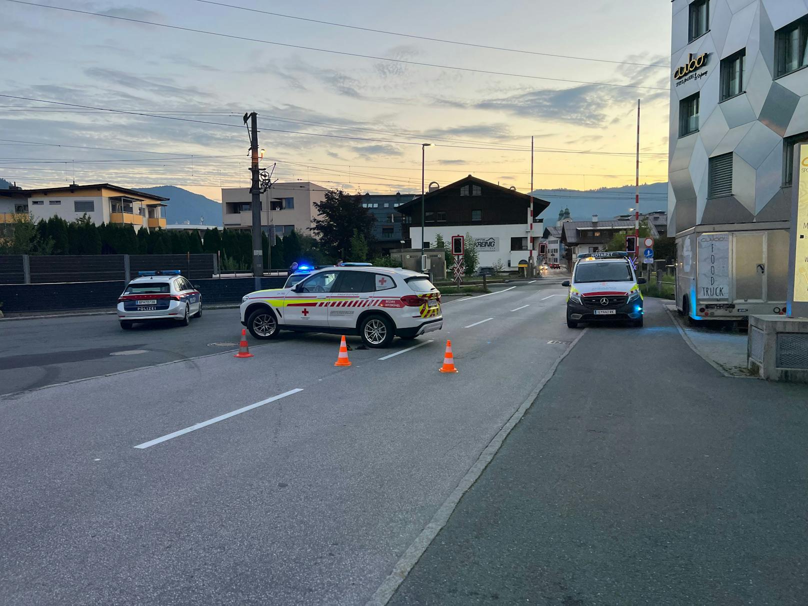 In St. Johann kam es am 26. August bei einer Verfolgungsjagd zu einer Schussabgabe durch die Polizei. Ein 14-Jähriger wurde getroffen und verletzt.