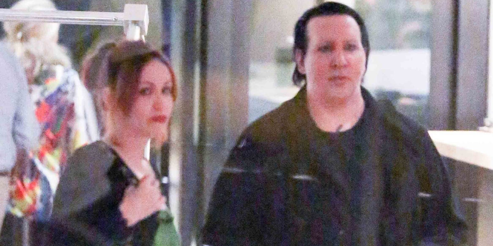Schock-Rocker Marilyn Manson mit seiner Ehefrau Linda in Hollywood.