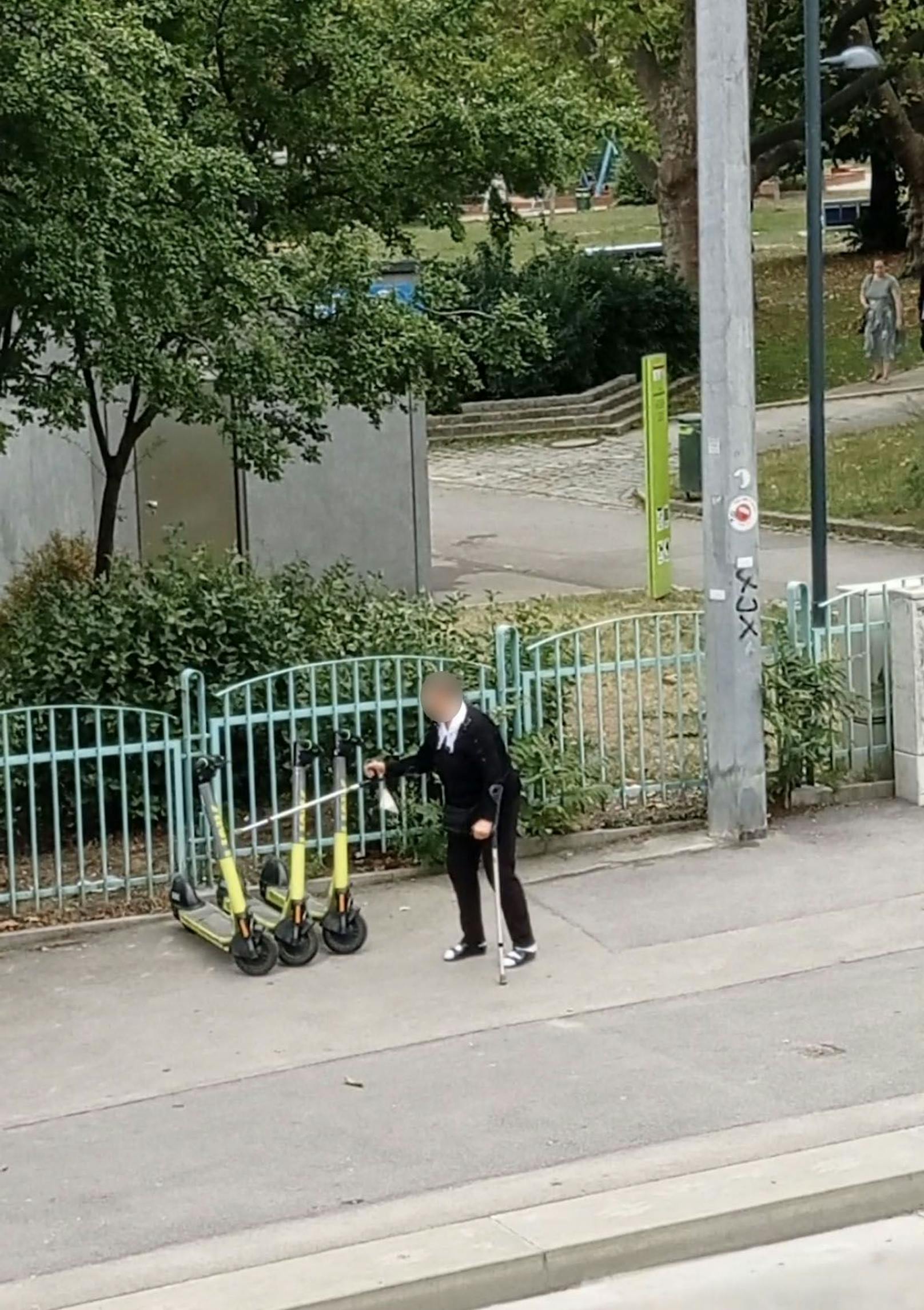 Kein E-Scooter ist vor der Meidlingerin sicher.