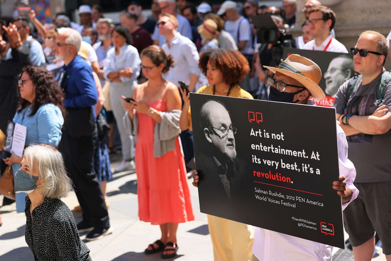 Heute.at - Kultur statt Zensur: Satanische Verse am Heldenplatz