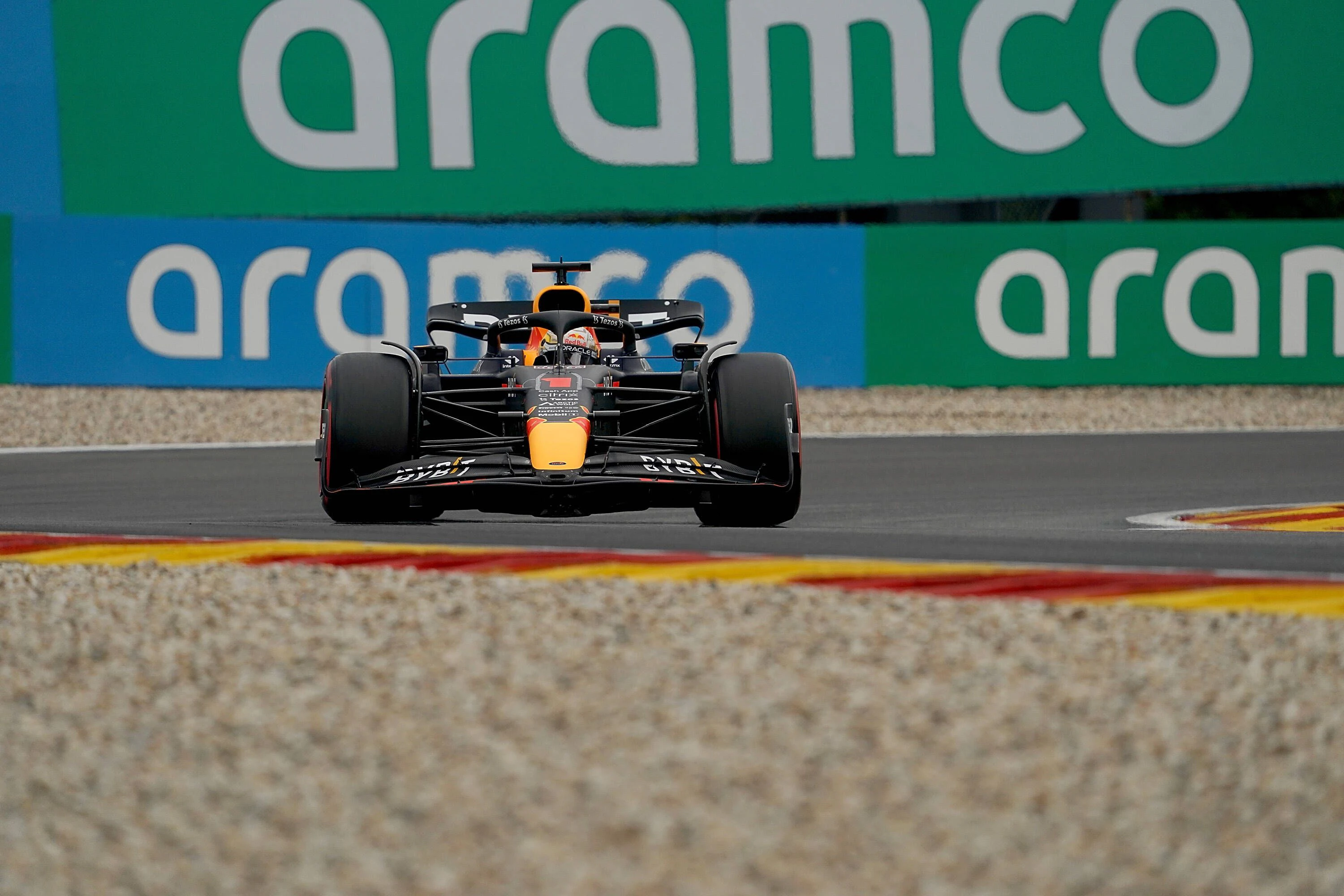 Vor dem Formel-1-Rennen in Belgien drohen vielen Top-Fahrern Strafen.