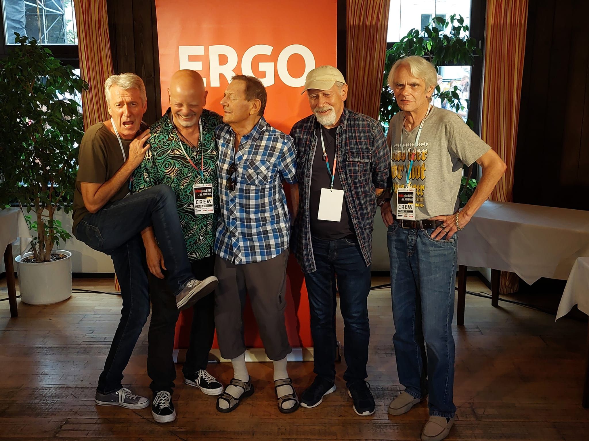 Wolfgang Ambros begeisterte in Purkersdorf, davor trug er sich ins Stadtbuch ein.