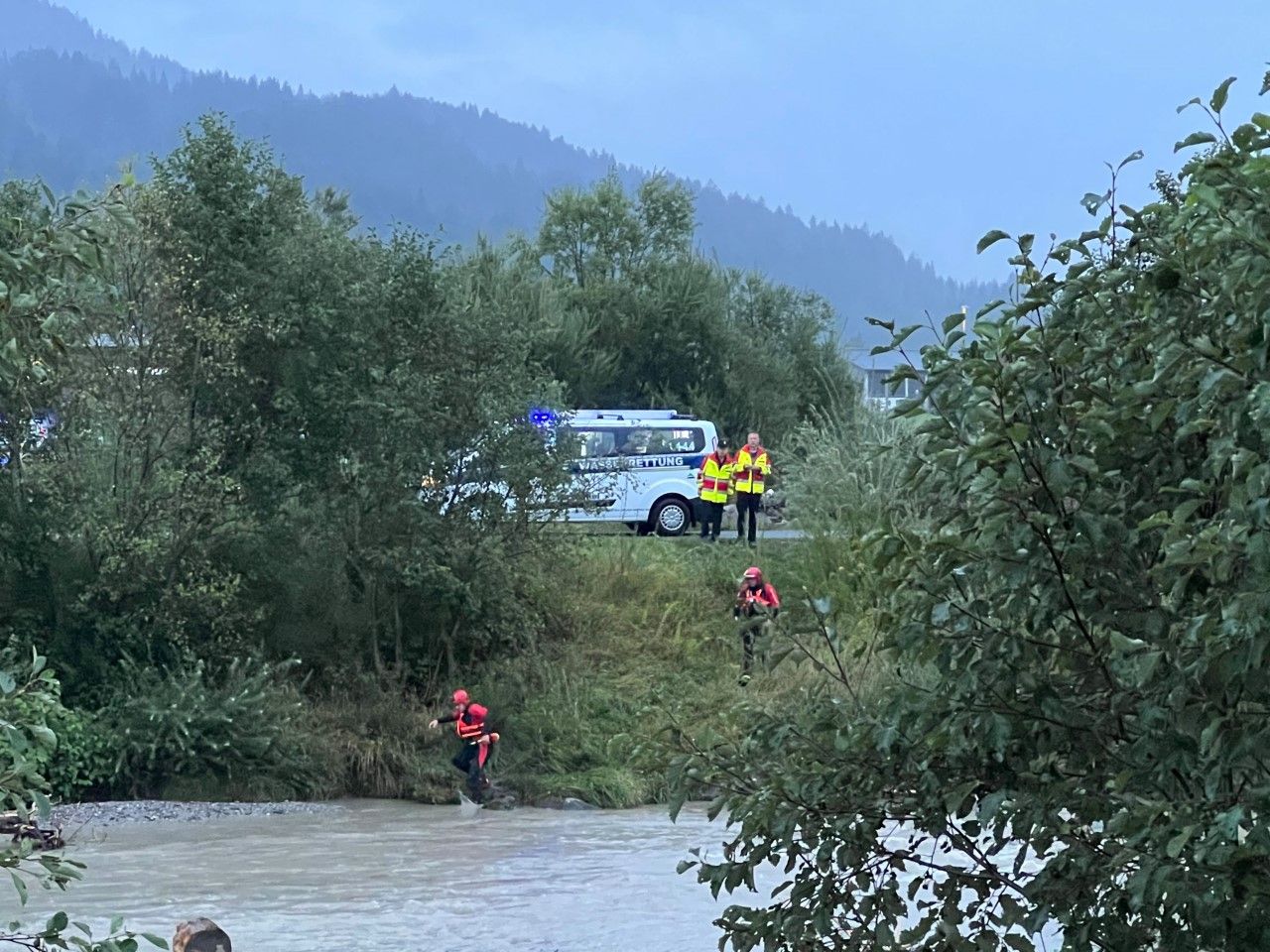 Am Sonntag (28.08.2022) fanden Einsatzkräfte in der Kitzbüheler Ache die Leiche eines Sechsjährigen.