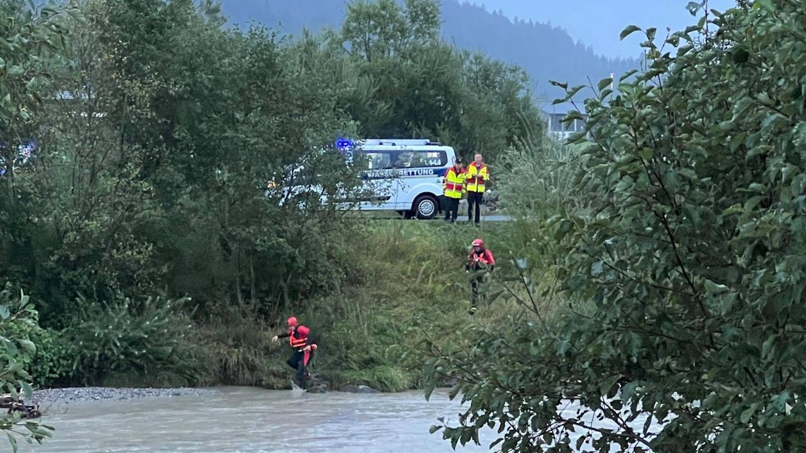 Am Sonntag (28.08.2022) fanden Einsatzkräfte in der Kitzbüheler Ache die Leiche eines Sechsjährigen.