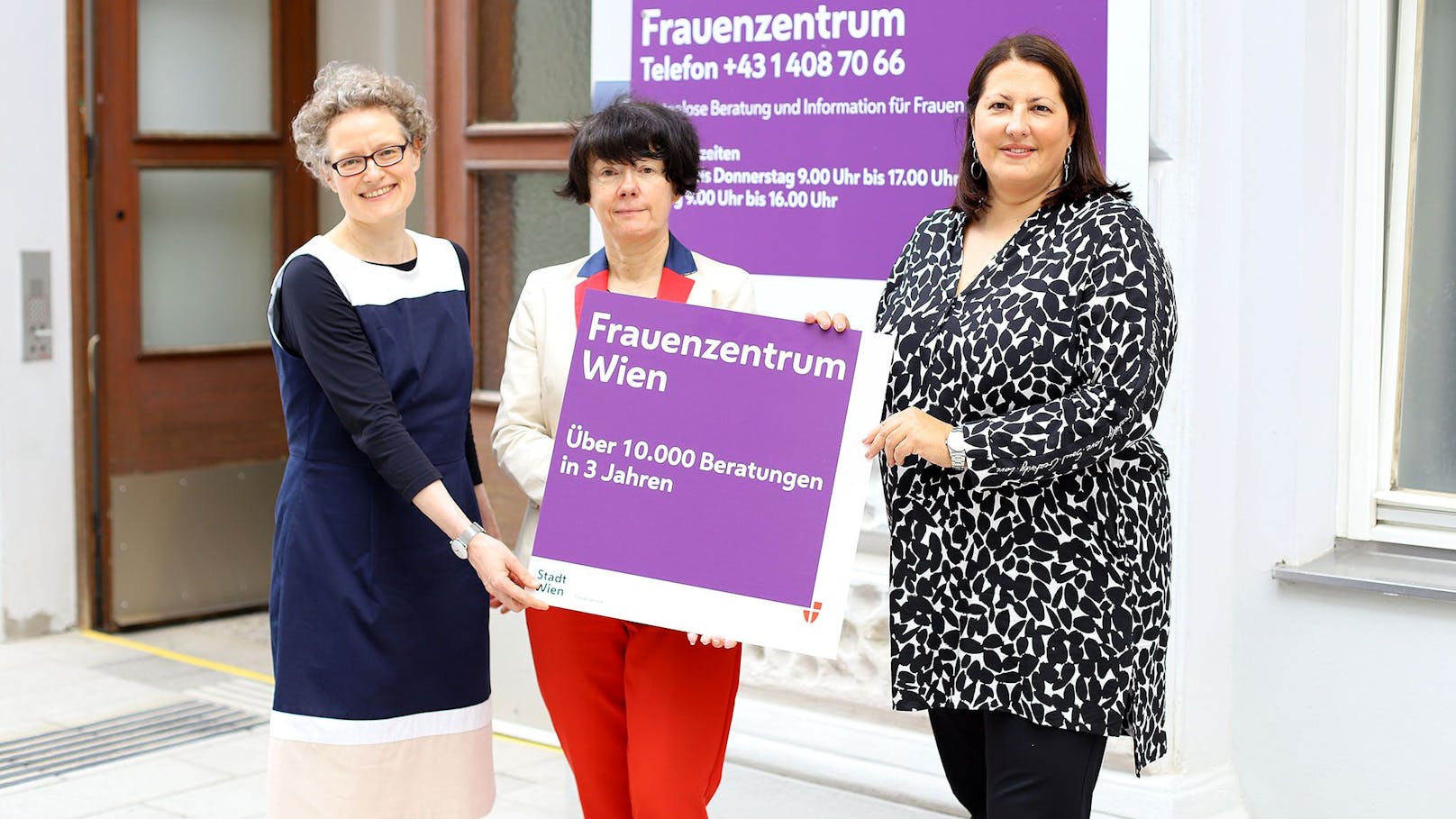 Drei Jahre Frauenzentrum mit Frauenstadträtin Kathrin Gaál (SPÖ), Dr. Marion Gebhart,&nbsp;Leiterin des Frauenservice der Stadt Wien und Mag. Karin Tertinegg, Leiterin des Frauenzentrums.