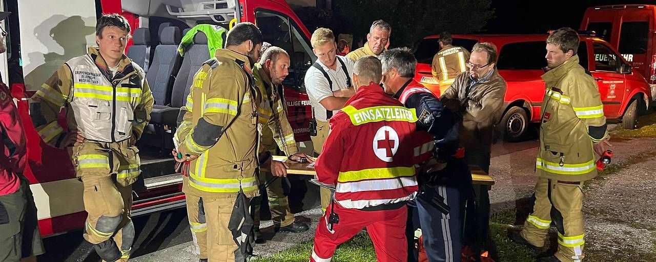 Bis spät in die Nacht waren die Helfer unterwegs.