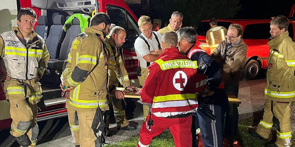 Bis spät in die Nacht waren die Helfer unterwegs.