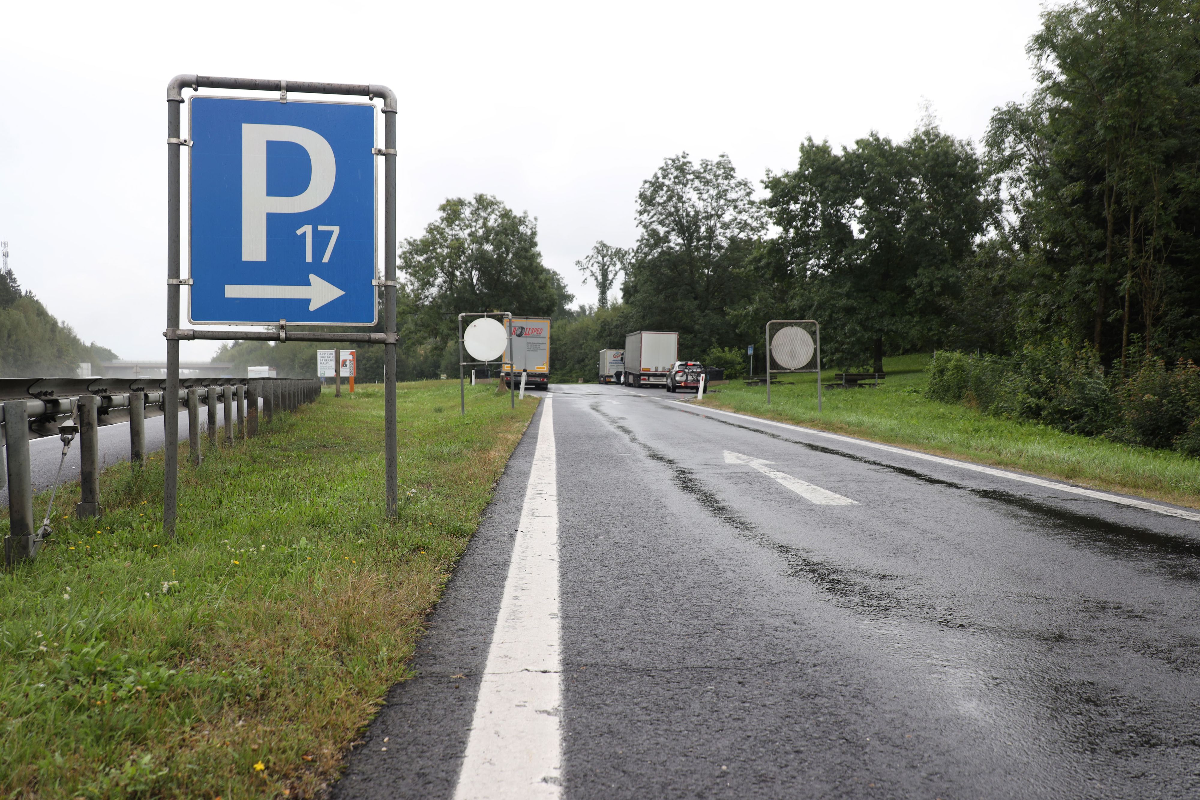 Auf diesem Parkplatz ereignete sich die dreiste Tat.