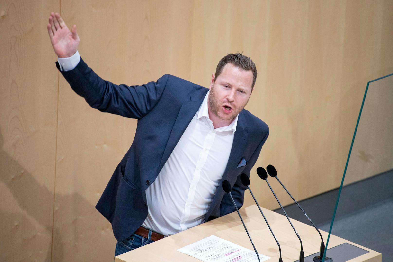 FPÖ-Generalsekretär Michael Schnedlitz bewertet die Rede von Van der Bellen am Montag äußerst negativ.