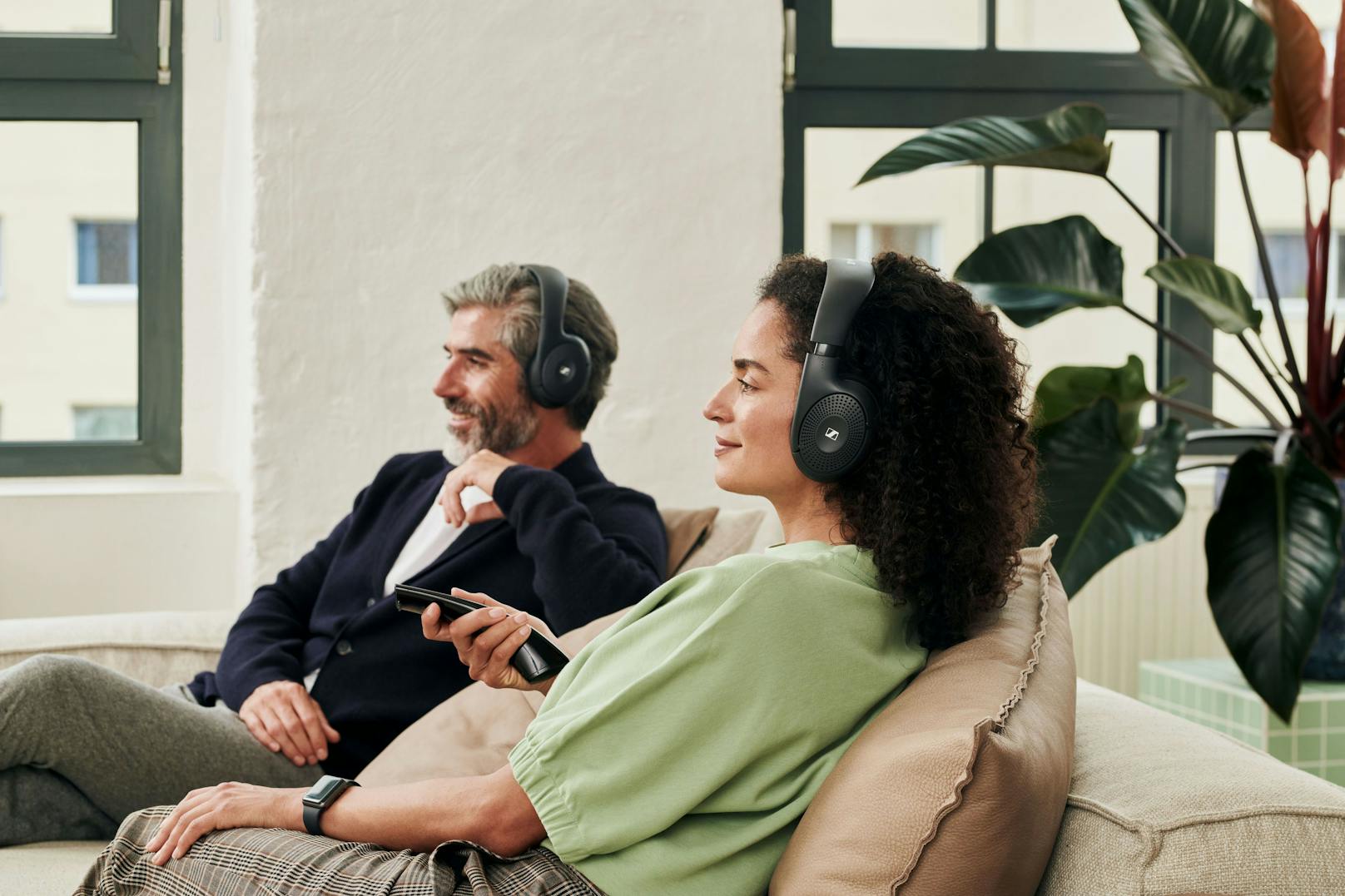 Der neue RS 120-W bietet drei unterschiedliche Klangmodi für ein individuelles Hörerlebnis.