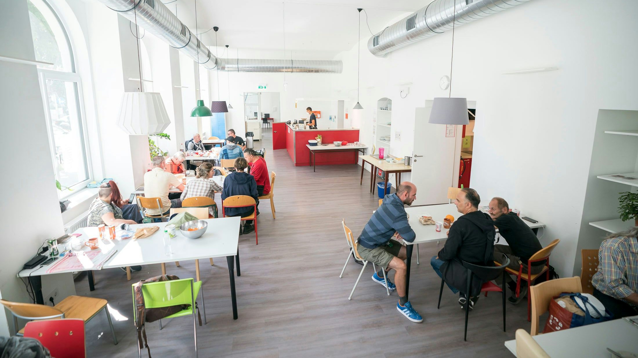 wiedereröffnung der obdachlosenzentrums das stern in der Nordbahnstraße.