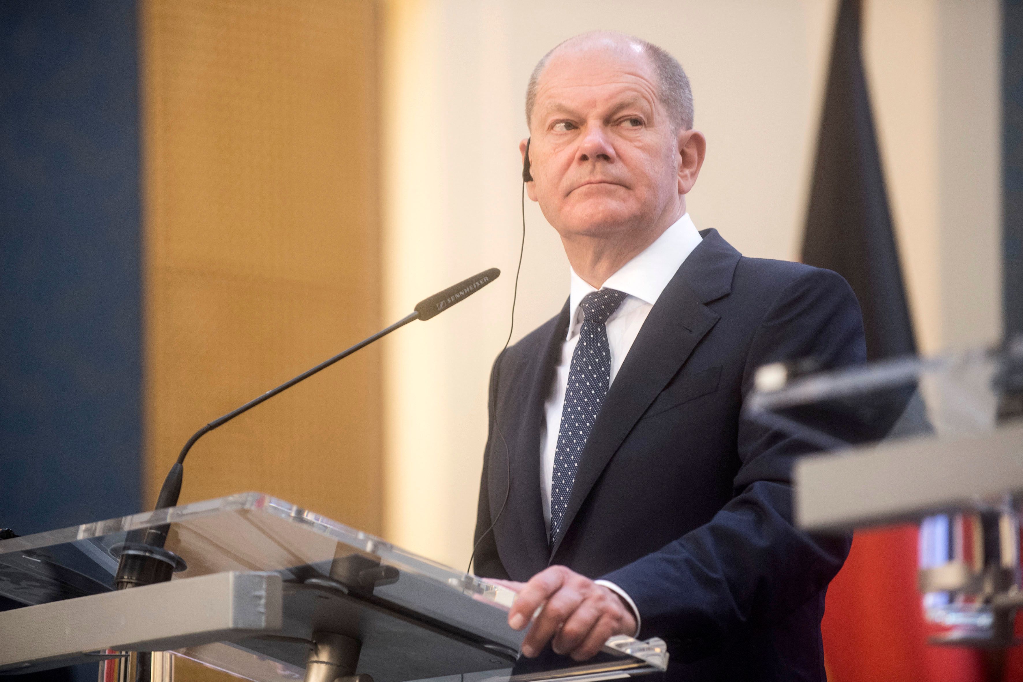 Download von www.picturedesk.com am 29.08.2022 (16:40).  German Chancellor Olaf Scholz gives a joint press conference with the Czech Prime Minister (not in picture) on August 29, 2022 in Prague, Czech Republic. (Photo by Michal Cizek / AFP) - 20220829_PD3547 - Rechteinfo: Rights Managed (RM) Nur für redaktionelle Nutzung! Werbliche Nutzung erfordert Freigabe: bitte schicken Sie uns eine Anfrage.