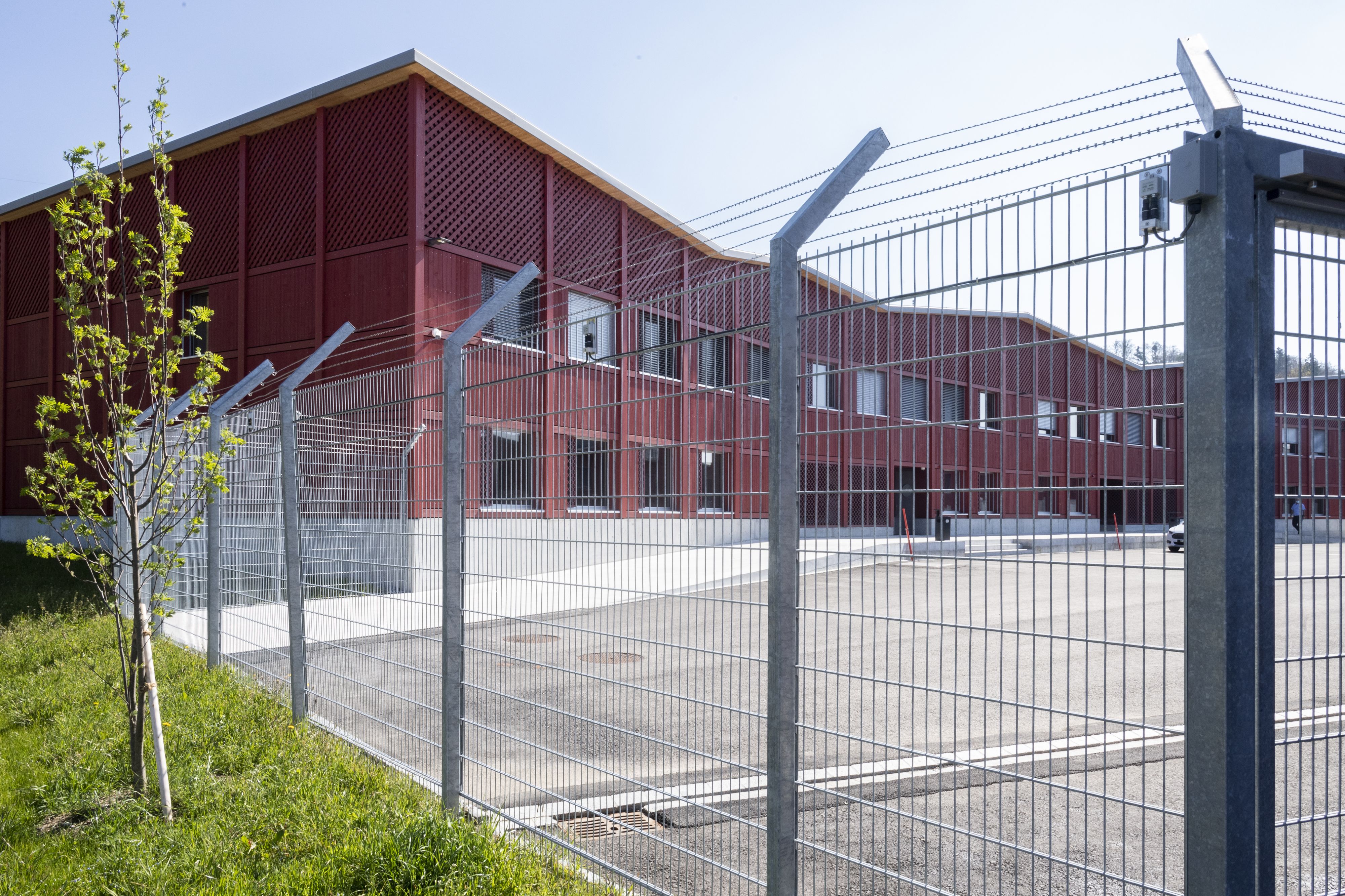 Das Gefängnis musste am Sonntag evakuiert werden. (Symbolbild)