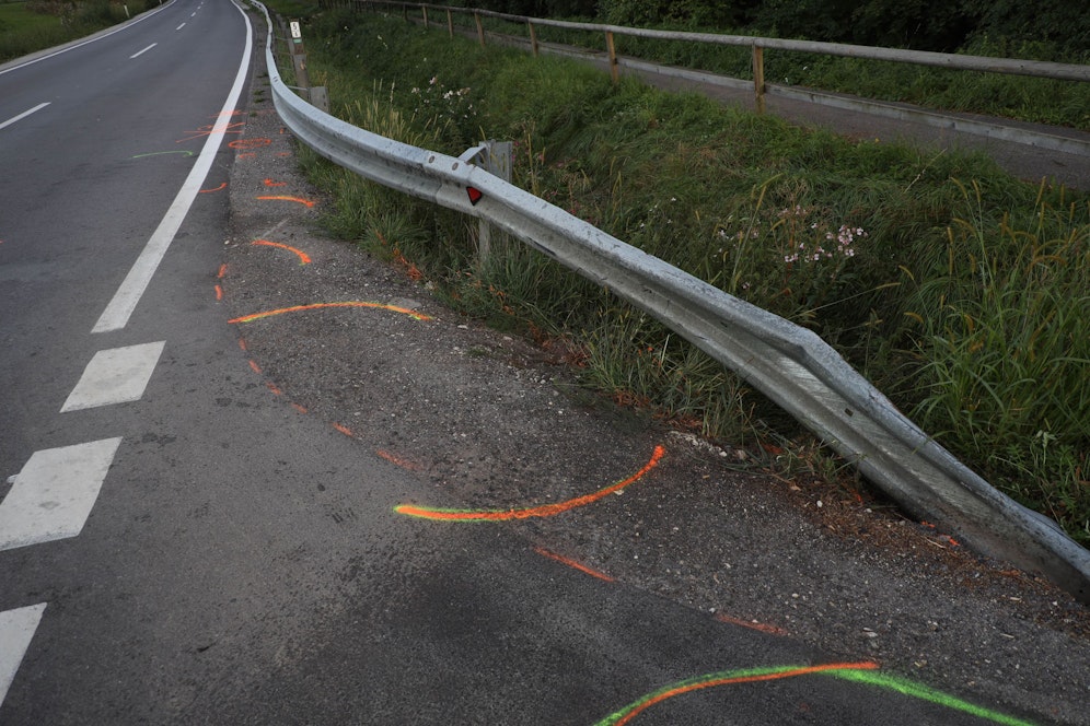 Zu einem heftigen Unfall kam es in Oberösterreich, trotz Reanimationsversuchen kam jede Hilfe zu spät.