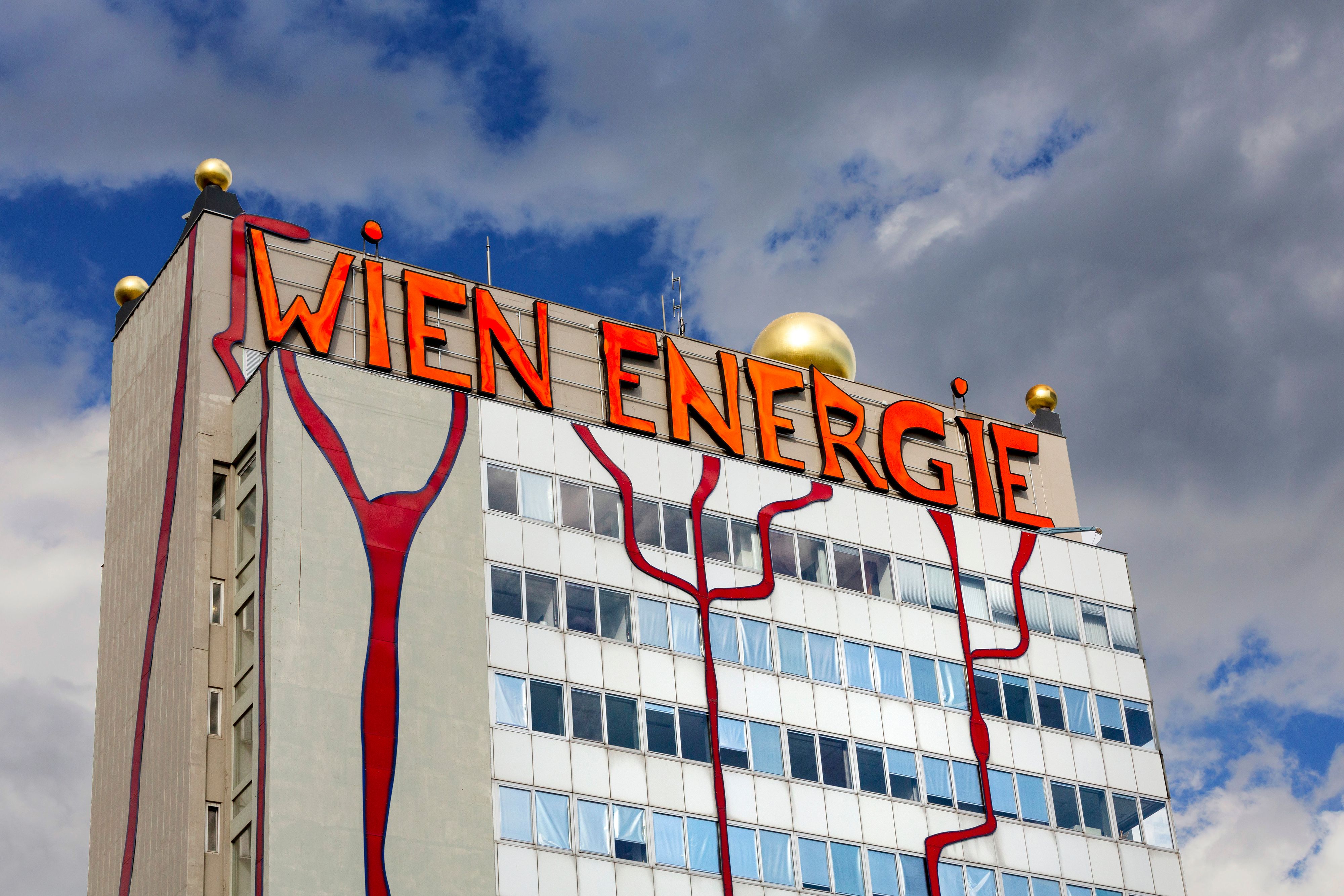 Der Wien Energie fehlen mehrere Milliarden Euro, sie schlitterte nach eigenen Angaben durch die immense Teuerungen am Strommarkt in Turbulenzen.