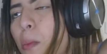 Sex vor laufender Kamera? Konto von Twitch-Streamerin gesperrt!