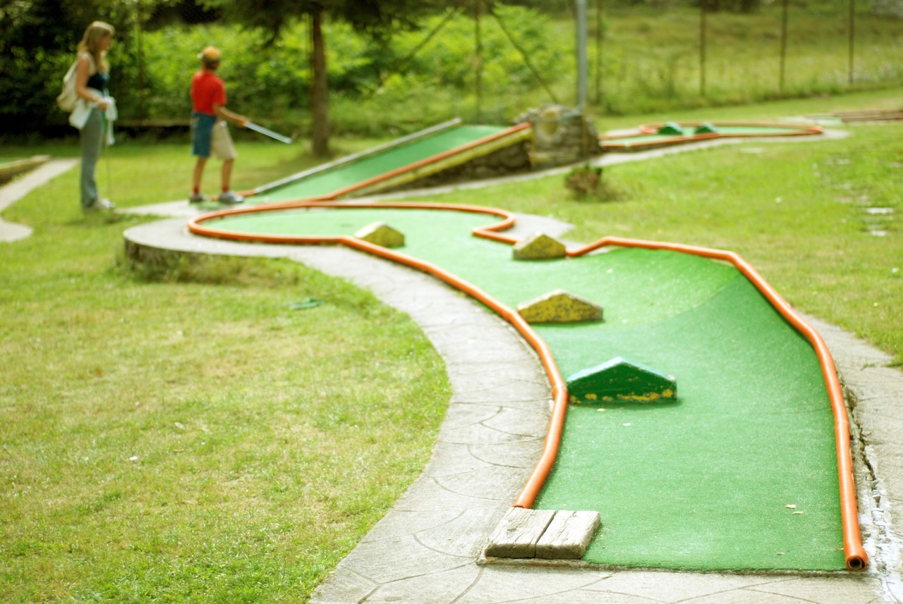 Heute.at - Deshalb wurde Bahn 17 auf dem Minigolfplatz gesperrt